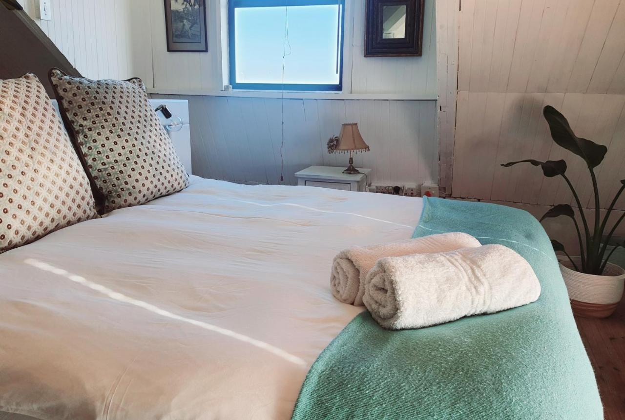 Hotel West Coast Seaside Getaway à Grotto Bay Extérieur photo