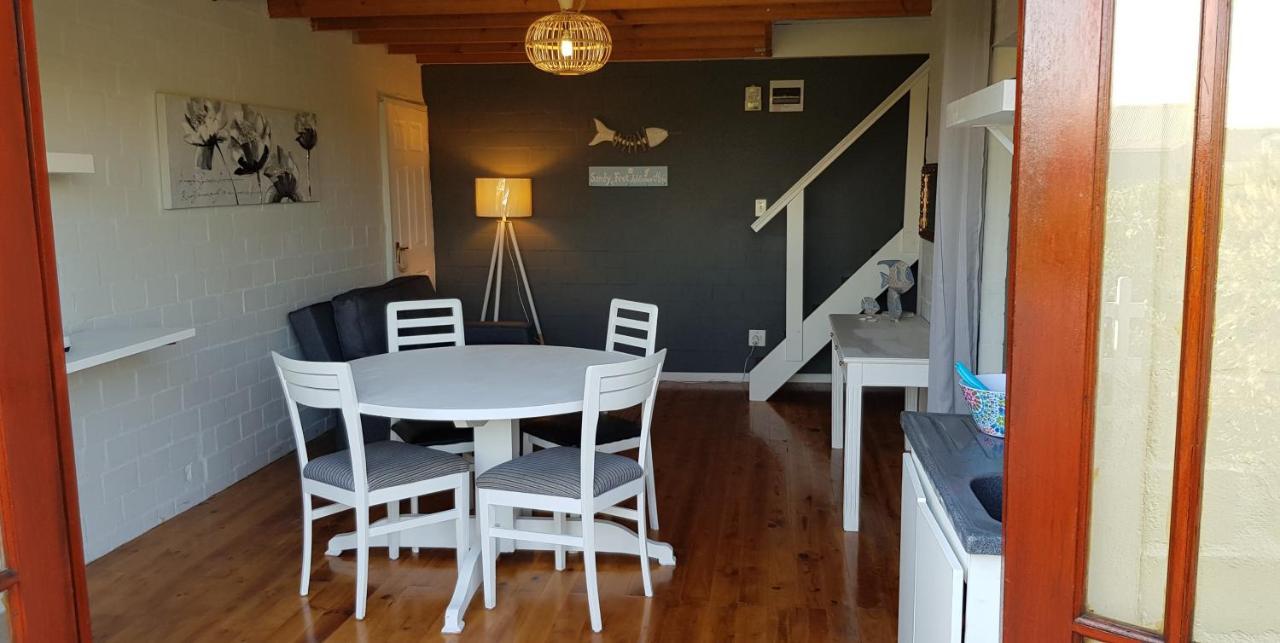 Hotel West Coast Seaside Getaway à Grotto Bay Extérieur photo