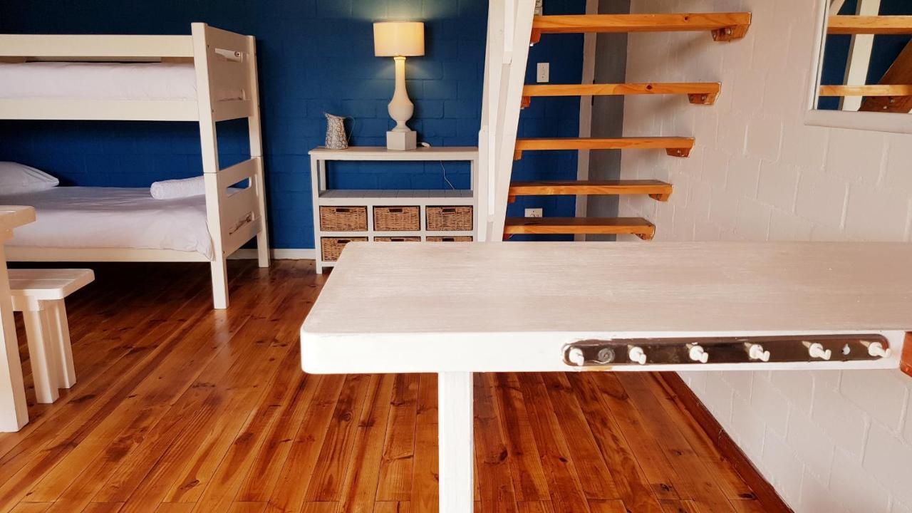 Hotel West Coast Seaside Getaway à Grotto Bay Extérieur photo
